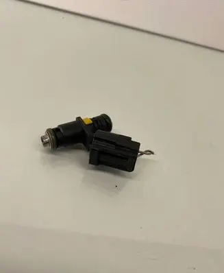 Skoda Fabia Mk1 (6Y) Fuel injector 036906031AG 036906031