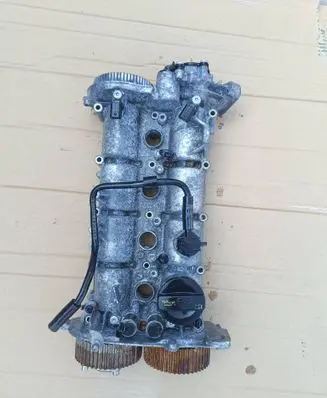Volkswagen Tiguan Engine head 04E103479E