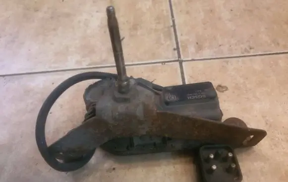 Mercedes-Benz S W126 Headlight wiper motor 1268200442 0390206726