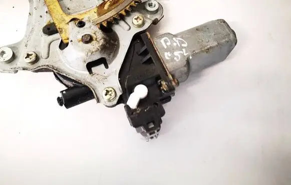 Subaru Legacy Front door window regulator motor 