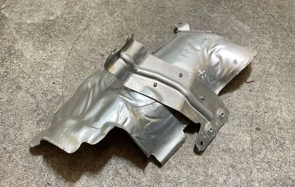 BMW 2 F44 Heat shield in engine bay 