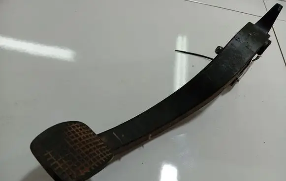 Iveco Daily 40.8 Clutch pedal 