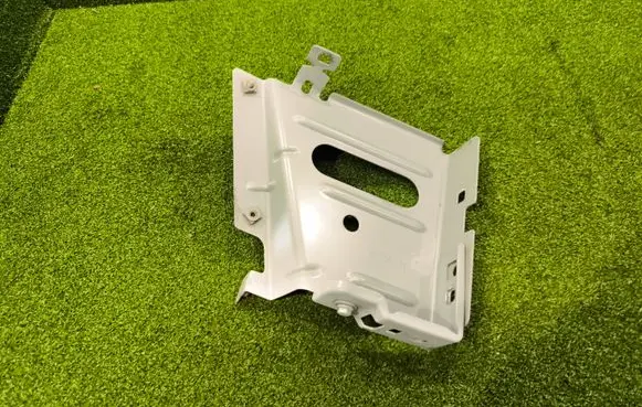 Renault Master III Fender mounting bracket 03G37490R