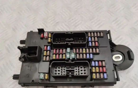 Volvo XC60 Fuse module 31682732
