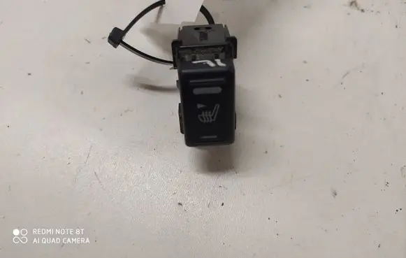 Nissan X-Trail T30 Seat heating switch 6621B