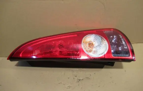 Renault Espace IV Rear/tail lights 8200027152