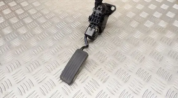 Honda CR-V Accelerator throttle pedal 2700000410