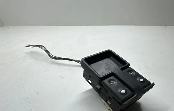 BMW 5 E34 Electric window control switch 1374491