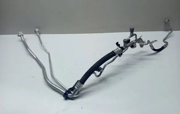 Mini Clubman F54 Air conditioning (A/C) pipe/hose 6832950
