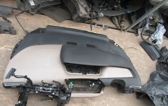 Citroen C4 Grand Picasso Dashboard 98007589ZD 1162705ZD LND01