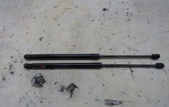 Suzuki Vitara (LY) Tailgate strut KRIS235789