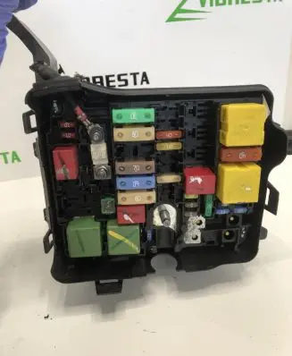 Peugeot 2008 I Fuse box set 9671924480