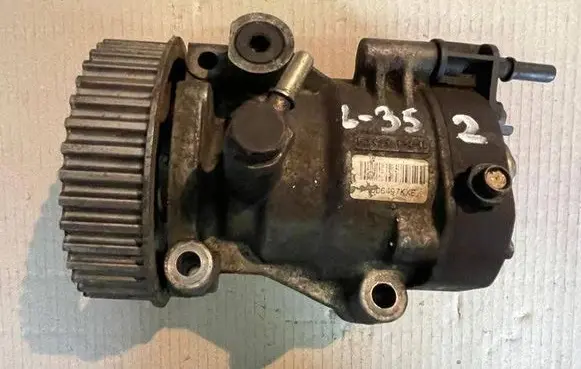 Renault Scenic II - Grand scenic II Fuel injection high pressure pump 8200423059 8200057225 1006497KXE