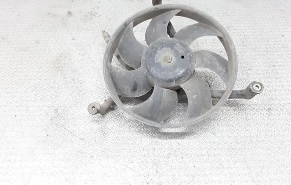 Mitsubishi Pajero Electric radiator cooling fan