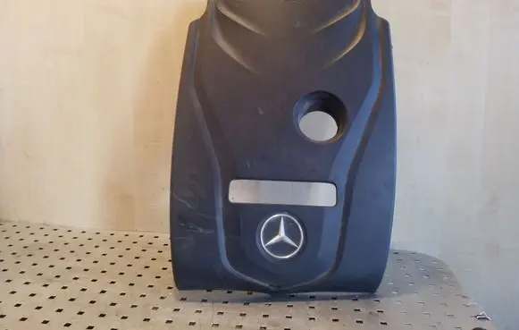 Mercedes-Benz C W205 Engine cover (trim) A2740100167