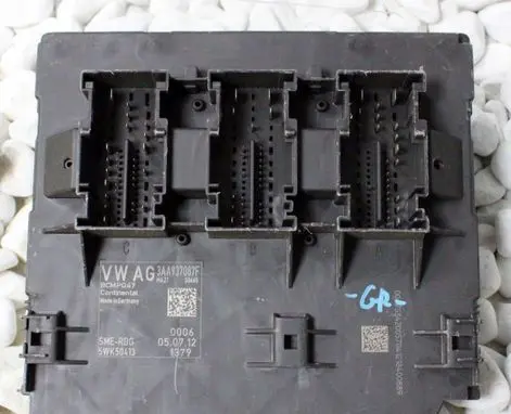 Volkswagen PASSAT B7 Comfort/convenience module