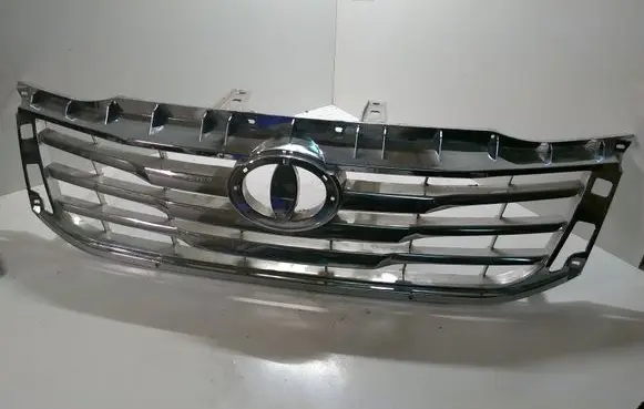 Toyota Hilux (AN10, AN20, AN30) Front bumper upper radiator grill 531110K450670 531110K450