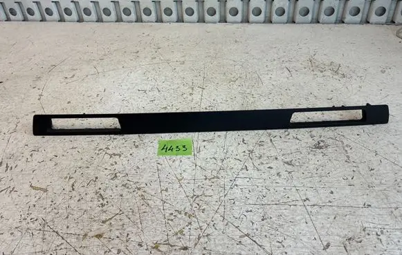 BMW 3 E90 E91 Dashboard glove box trim 7130742 2216720