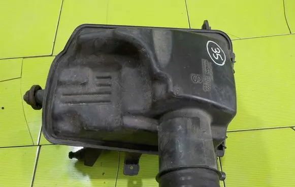 Nissan Qashqai+2 Air filter box 8AB11 1022318S01