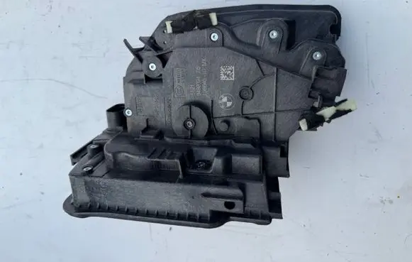 BMW X3 G01 Front door lock 9492094