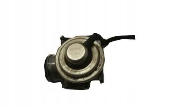Volkswagen Polo III 6N 6N2 6NF EGR valve 038129637B