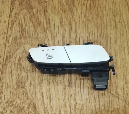 Mercedes-Benz C W205 Seat heating switch A2139057302