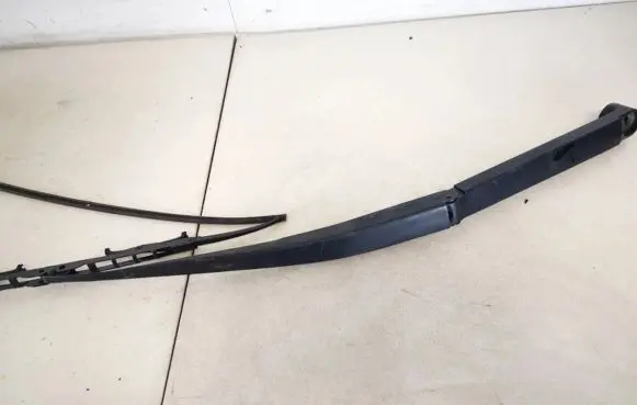 Subaru Legacy Front wiper blade arm
