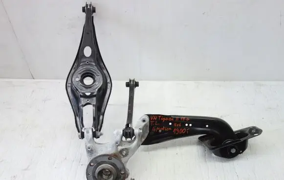 Volkswagen Tiguan Stub axle 5QJ505435E