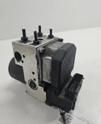 Audi A6 S6 C5 4B ABS Pump 8E0614111H