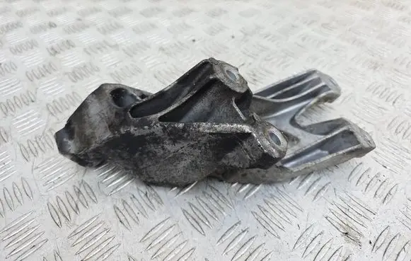 Audi A4 S4 B8 8K Engine mounting bracket 8K0199307BE