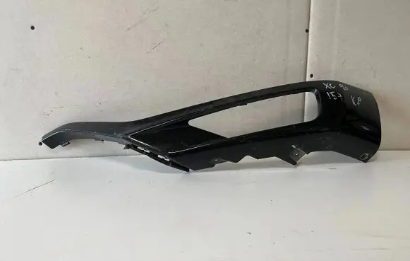 Front bumper splitter molding