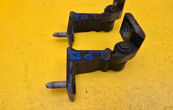 Audi e-tron Front door upper hinge 80A831403B