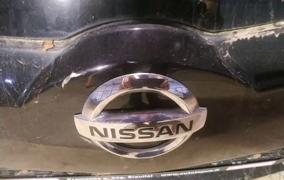 Nissan Murano Z50 Manufacturer badge logo/emblem 