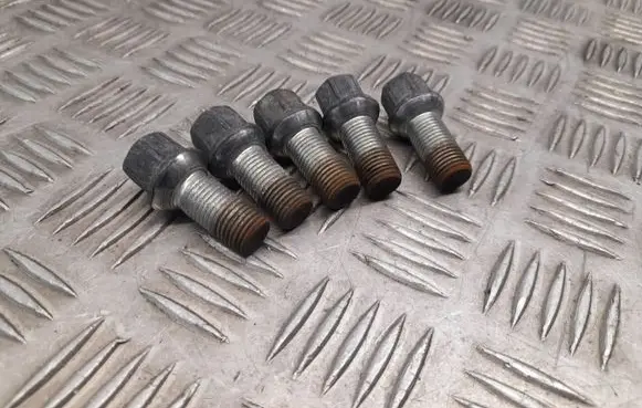 Audi A6 S6 C7 4G Nuts/bolts 