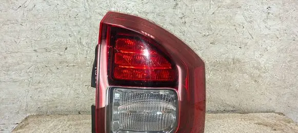 Jeep Compass Rear/tail lights 05272926AA 060813 10S3703