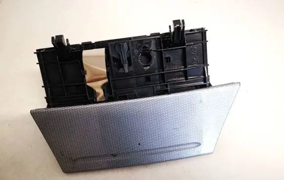 Ford Focus Car ashtray 8m51a044j53aa 8m51-a044j53aa