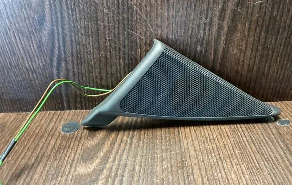 Mercedes-Benz C W203 Side speaker trim/cover A2037250394