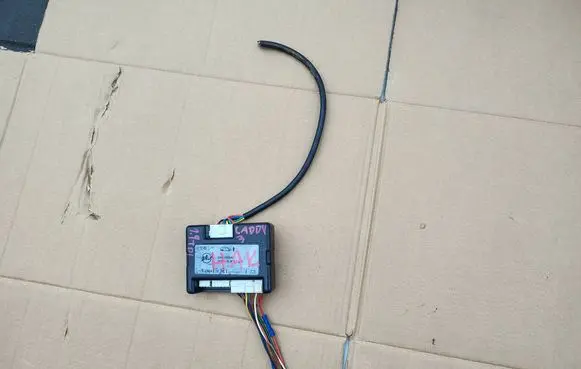 Volkswagen Caddy Tow bar relay 