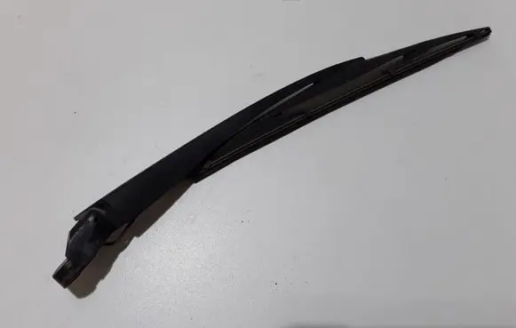 Rear wiper blade arm