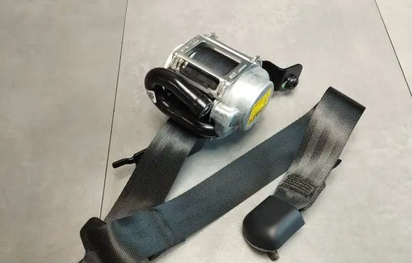 Volkswagen Amarok II Rear seatbelt MB3B26611E51BD