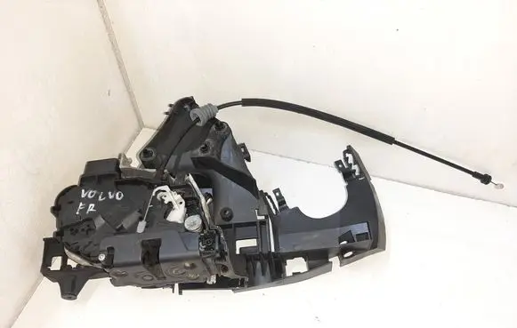 Volvo S40 Front door lock 985915 30784047