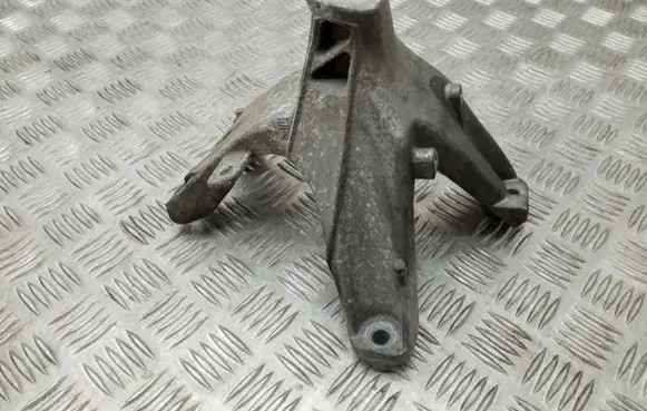 Audi A4 S4 B8 8K Engine mounting bracket 8K0199308BE
