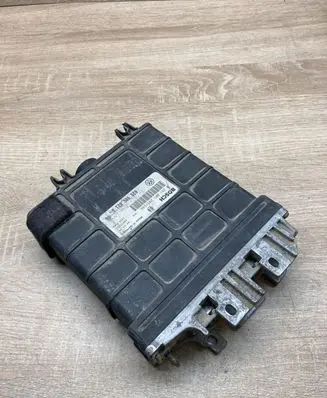 Volkswagen PASSAT B4 Engine control unit/module ECU 028906021R 0281001245