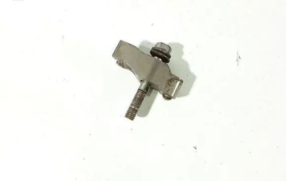 Toyota Yaris Fuel Injector clamp holder 