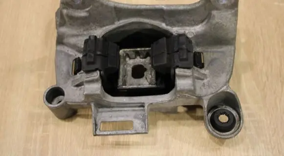 Renault Megane III Gearbox mount 