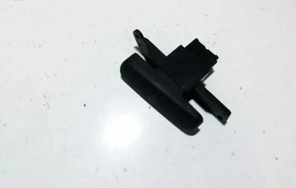 Mitsubishi Carisma Hazard light switch mr114084