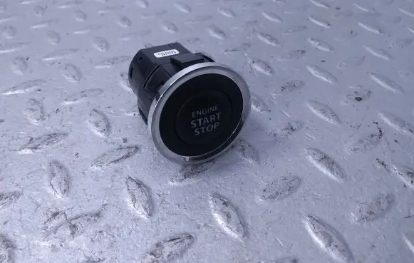 Suzuki Swift III Engine start stop button switch 3729081P01