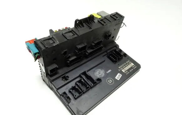 Mercedes-Benz Vito Viano W639 Central body control module 6395450201 A6395450401