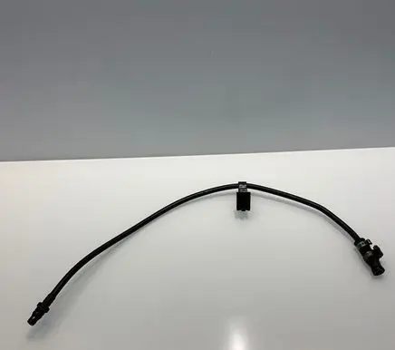 Engine coolant pipe/hose