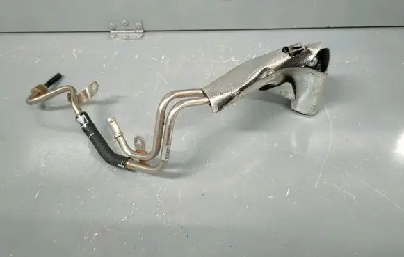 Volkswagen Caddy EGR valve line/pipe/hose 05L131552AP 04L906051R